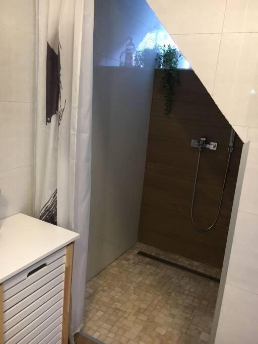 شقة Cozy And Charming Apt. سراييفو المظهر الخارجي الصورة