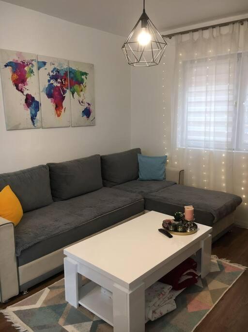 شقة Cozy And Charming Apt. سراييفو المظهر الخارجي الصورة