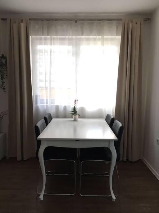 شقة Cozy And Charming Apt. سراييفو المظهر الخارجي الصورة